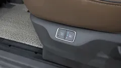 2023 Hyundai Staria 4WD Lounge 9-Seater — фото 19