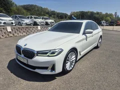 2022 BMW 5-Series 520i Luxury — фото 2