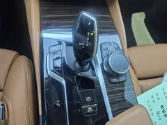 2022 BMW 5-Series 520i Luxury — фото 16