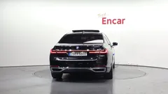 2022 BMW 7-Series 740Li xDrive Design Pure Excellence — фото 4