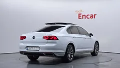 2022 Volkswagen Passat 2.0 TDI Prestige — фото 2