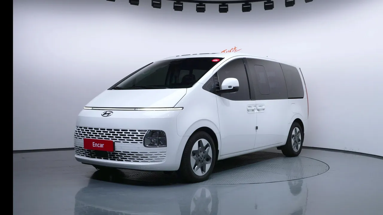 2024 Hyundai Staria 4WD Tourer 9-Seater