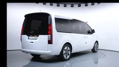 2024 Hyundai Staria 4WD Tourer 9-Seater — фото 2