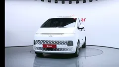 2024 Hyundai Staria 4WD Tourer 9-Seater — фото 3