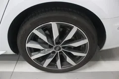 2023 Audi A4 35 TDI Premium, белый — фото 5