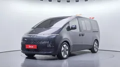 2022 Hyundai Staria 4WD Tourer 9-Seater — фото 1