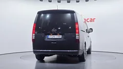 2022 Hyundai Staria 4WD Tourer 9-Seater — фото 4