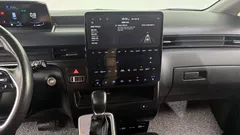 2022 Hyundai Staria 4WD Tourer 9-Seater — фото 14