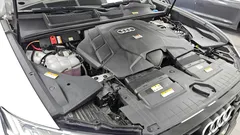 2022 Audi Q8 55 TFSI Quattro Premium, белый — фото 6