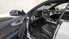 2022 Audi Q8 55 TFSI Quattro Premium, белый — фото 10