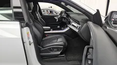 2022 Audi Q8 55 TFSI Quattro Premium, белый — фото 11