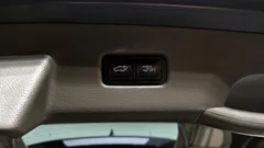 2022 Kia Carnival Gasoline 9-Seater Hi-Limousine — фото 19