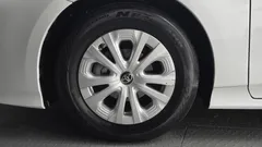 2021 Toyota Prius 1.8, белый — фото 5