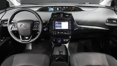2021 Toyota Prius 1.8, белый — фото 7
