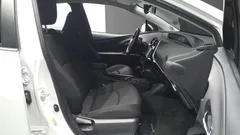 2021 Toyota Prius 1.8, белый — фото 10