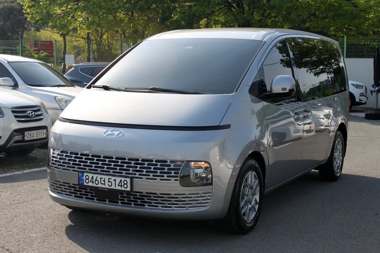 2023 Hyundai Staria Cargo 3-Seater