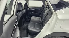 2023 Kia Seltos Gasoline 1.6 Turbo 2WD, белый — фото 11