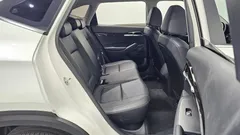 2023 Kia Seltos Gasoline 1.6 Turbo 2WD, белый — фото 12