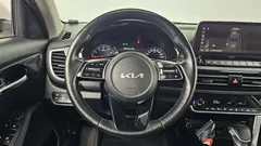 2023 Kia Seltos Gasoline 1.6 Turbo 2WD, белый — фото 14