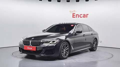2022 BMW 5-Series 520i M Sport