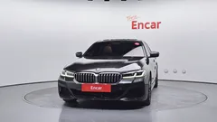 2022 BMW 5-Series 520i M Sport — фото 3