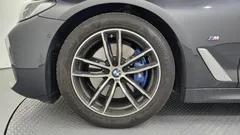 2022 BMW 5-Series 520i M Sport — фото 5