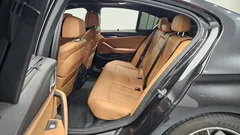 2022 BMW 5-Series 520i M Sport — фото 11
