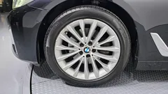 2023 BMW 5-Series 520i Luxury — фото 5