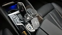 2023 BMW 5-Series 520i Luxury — фото 9
