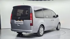 2023 Hyundai Staria Tourer 9-Seater — фото 2