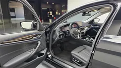 2023 BMW 5-Series 520i Luxury — фото 10