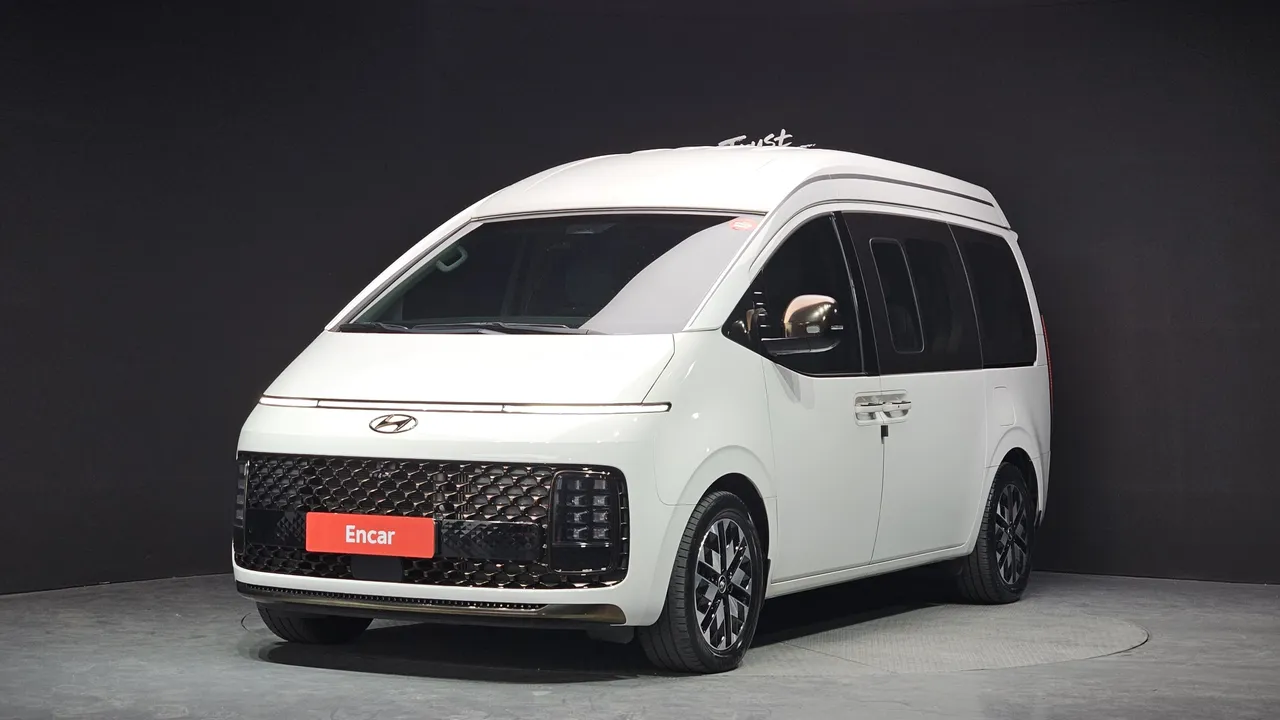 2023 Hyundai Staria 4WD Lounge 9-Seater