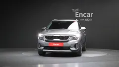 2022 Kia Seltos Gasoline 1.6 Turbo 2WD, серебристый — фото 3
