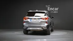 2022 Kia Seltos Gasoline 1.6 Turbo 2WD, серебристый — фото 4