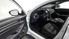 2022 Honda Accord 2.0 Hybrid Touring, белый — фото 10