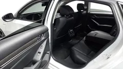 2022 Honda Accord 2.0 Hybrid Touring, белый — фото 12