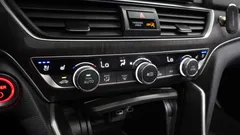 2022 Honda Accord 2.0 Hybrid Touring, белый — фото 16