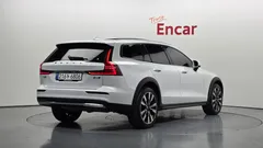 2023 Volvo V60 B5 Ultimate AWD, белый — фото 2