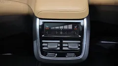 2023 Volvo V60 B5 Ultimate AWD, белый — фото 19