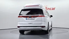 2023 Kia Carnival Diesel 9-Seater Hi-Limousine — фото 4