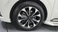 2023 Kia Carnival Diesel 9-Seater Hi-Limousine — фото 5