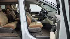 2023 Kia Carnival Diesel 9-Seater Hi-Limousine — фото 11