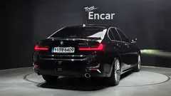 2022 BMW 3-Series 320i Luxury — фото 2
