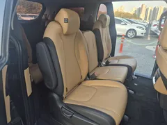 2023 Kia Carnival Diesel 11-Seater Prestige — фото 17