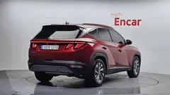 2022 Hyundai Tucson Inspiration 2WD, красный — фото 2