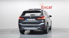 2022 BMW X1 xDrive 20i xLine — фото 4
