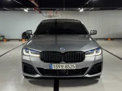 2023 BMW 5-Series 530i M Sport Package — фото 3