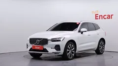 2022 Volvo XC60 B6 Inscirtion, белый — фото 1