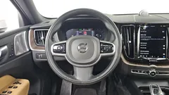 2022 Volvo XC60 B6 Inscirtion, белый — фото 14