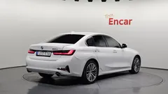 2022 BMW 3-Series 320d Luxury, белый — фото 2